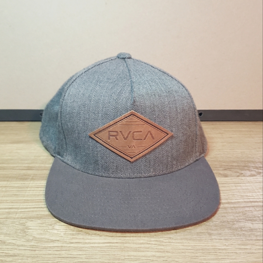 RVCA Snap back Cap